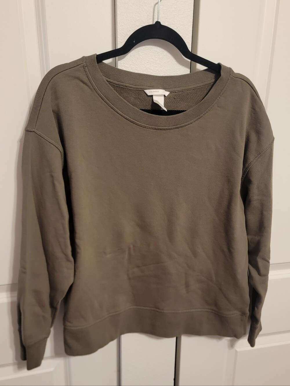 H&M Olive Crewneck Sweatshirt - Picture 1 of 3